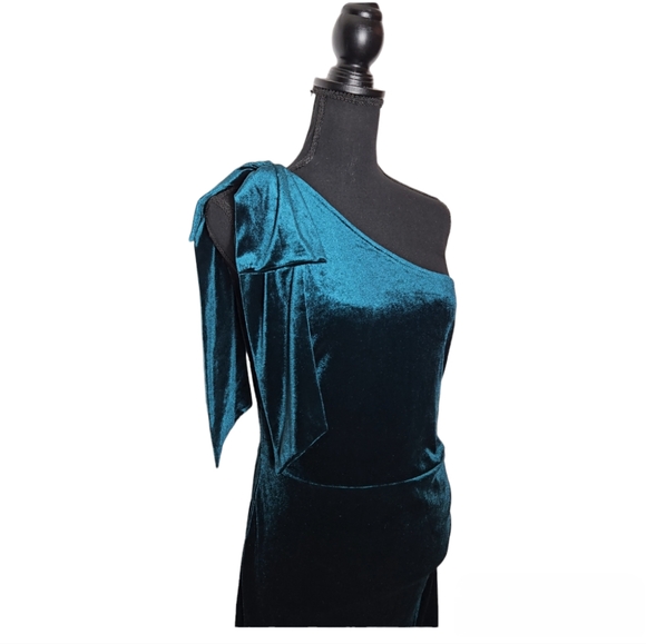 ONE SHOULDER FORMAL VELVET SLIT MAXI DRESS SIZE L - Picture 2 of 8